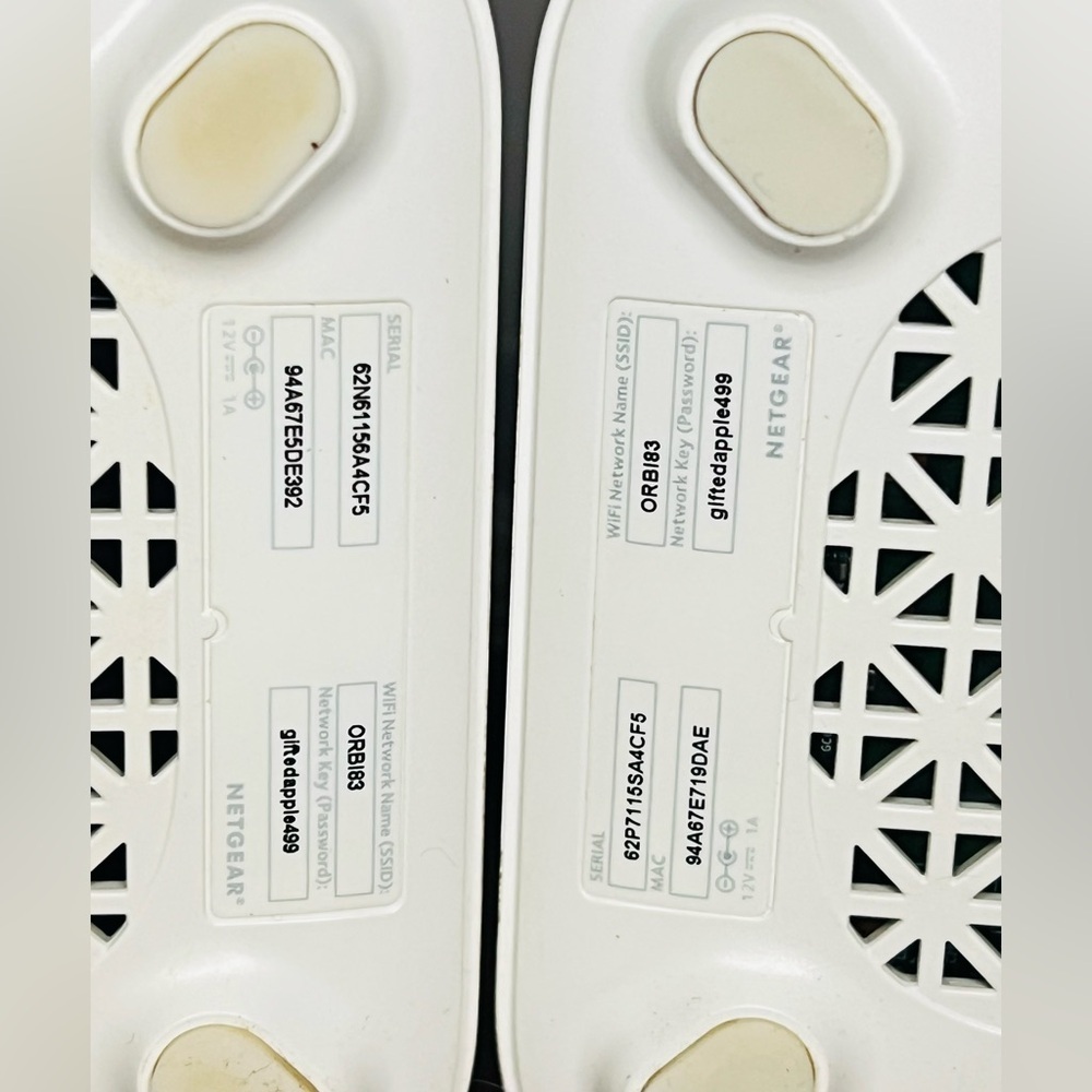 NETGEAR [RBS10] Orbi Mesh WiFi Router RBR10 and Satellite RBS10 with Power Cords - Picture 6 of 10